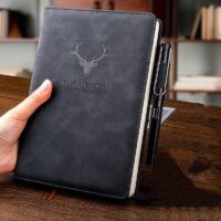 Caderno super grosso para negócios, ideal para a faculdade, aniversários e escritório.
