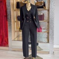 Conjunto Fato elegante, de três peças